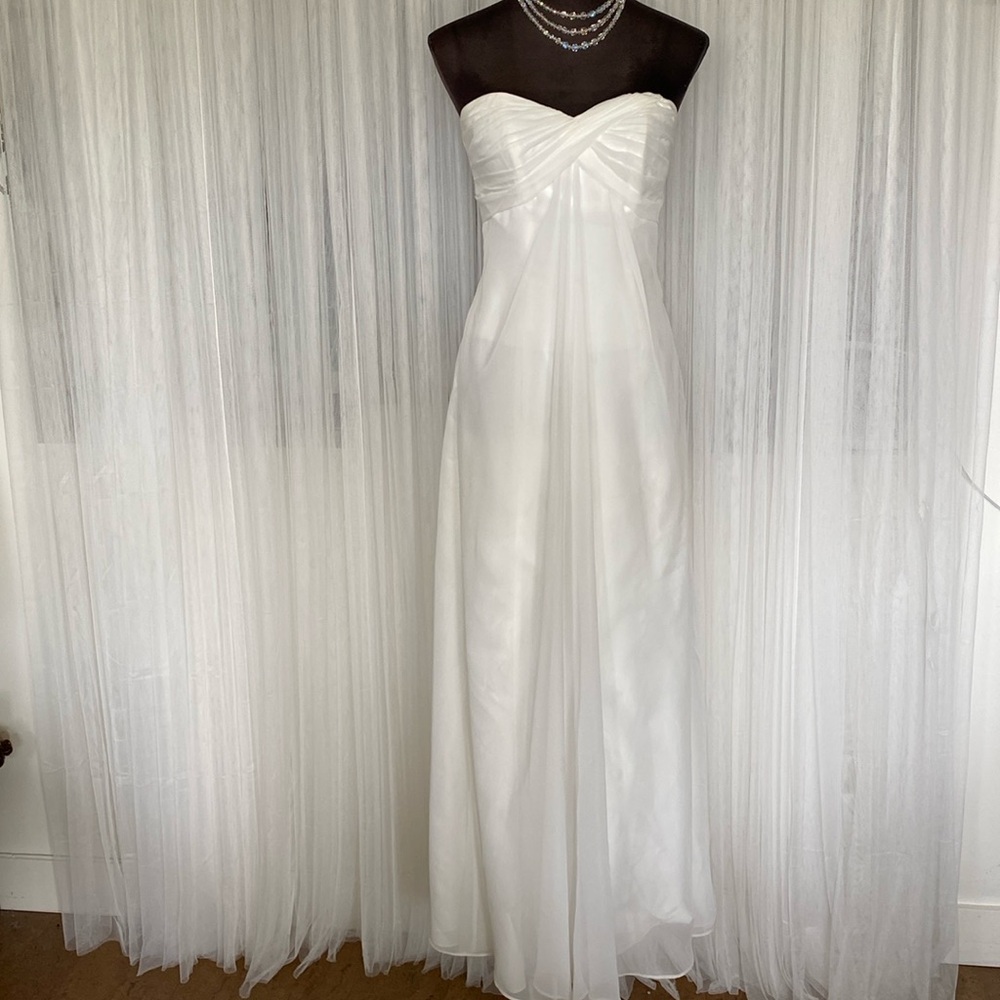 Strapless Wedding/Prom gown! Impression Bridal ivory colour! Overlay! Size 6